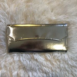 Forever 21 Metallic Clutch 💓